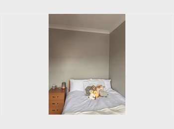 Roomgo UK - One bedroom available ASAP!, Swansea - £497 pcm