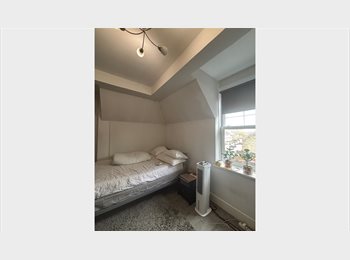 Roomgo UK - Cosy double room in Greenwich, Charlton - £850 pcm