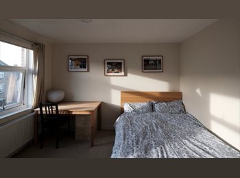 Roomgo UK - Spacious, furnished double room, West Norwood - £700 pcm