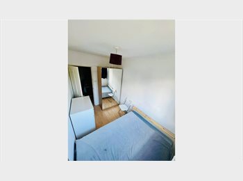 Roomgo UK - Cosy Single Room in Stepney Green (Zone 2), Mile End - £665 pcm