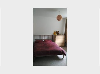 Roomgo UK - Large double room in Headingley, Kirkstall - £580 pcm