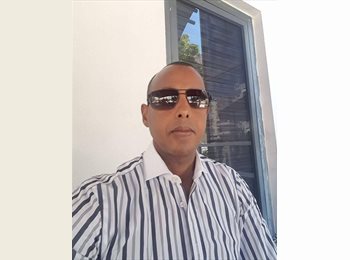 Roomgo UK - Hussein  - 49 - Shepherds Bush