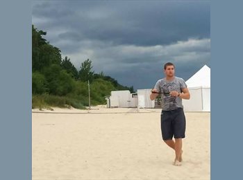 Roomgo UK - Eddy - 40 - Rugby