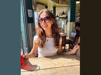 Roomgo UK - Cilla - 24 - West Green