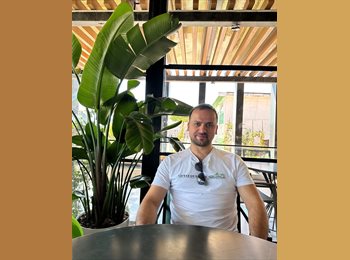 Roomgo UK - Mustafa - 34 - Canary Wharf