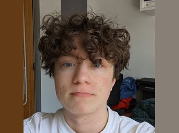 Roomgo UK - Leo - 21 - Charing Cross