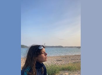 Roomgo UK - Emma - 21 - Edinburgh