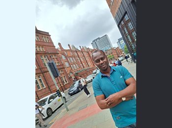 Roomgo UK - Christopher  - 38 - Green Quarter