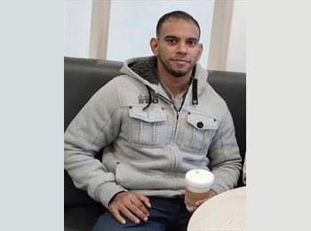 Roomgo UK - Leslie - 35 - Norwood Green