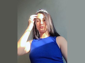 Roomgo UK - Shreya - 22 - Charing Cross