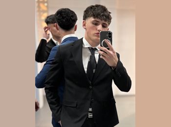 Roomgo UK - Hugo - 18 - Charing Cross