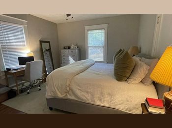Roomgo US - ROOM FOR RENT, Florence-Graham - $700 pm