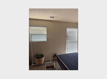 Roomgo US - Master bedroom w/ensuite bathroom, South Broadway - $680 pm