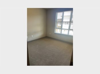 Roomgo US - Beautiful views top floor female only roommate wanted, Issaquah - $1,350 pm