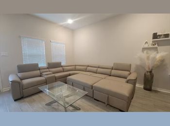Roomgo US - Fully Furnished Bedroom For Rent, Trinity/Houston Gardens - $875 pm