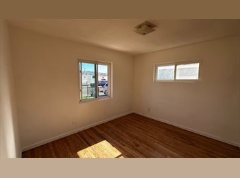 Roomgo US - $1,050 Room For Rent in 3 bedroom house (Escondido), Escondido - $1,050 pm
