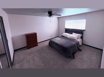 Roomgo US - 3 rooms available, United States - $1,200 pm