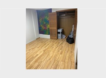 Roomgo US - Bedroom w/private bath,utilites inc., shared laundry and hot tub!, Florence - $700 pm