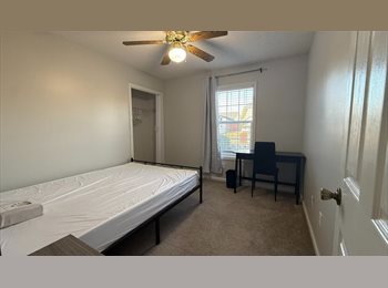 Roomgo US - Furnished Room for rent in Enterprise, Enterprise - $700 pm