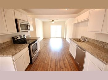 Roomgo US - Single Room in 4 bed house in Phoenix, South Mountain Village - $850 pm