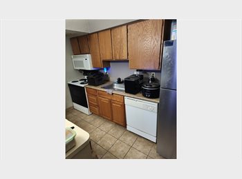 Roomgo US - King size bed for rent. Free 1g internet. W/ Washer and dryer., Bossier City - $500 pm