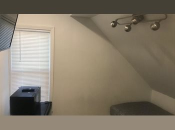 Roomgo US - $160/Week Furnished Room Short/Long (Moline), United States - $640 pm