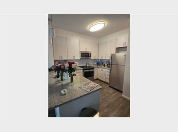 Roomgo US - Stylish Brentwood Room: Private, Shared Amenities, Woodridge - $1,000 pm