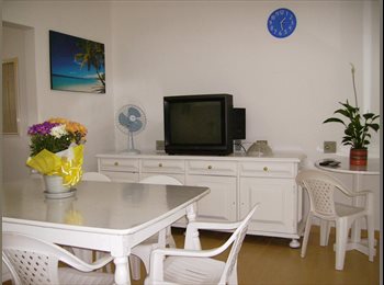 Roomgo BR - QTO. MOBILIADO   próx. PUC, FAAP e MACKENZIE, Santa Cecilia - R$ 1.590 Por mês