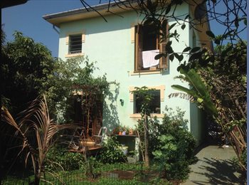 Roomgo BR - Quarto em Casa ecológica com jardins, pomar, animais perto Metro Vila Madalena, Lapa - R$ 1.300 Por mês