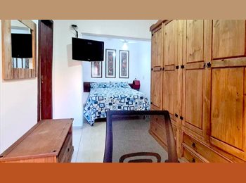 Roomgo BR - Suíte individual privativa 100% mobiliada METRÔ linha Lilás, Santo Amaro - R$ 1.800 Por mês