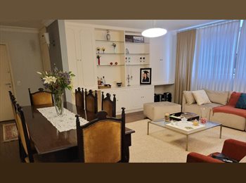 Roomgo BR - Quarto Higienopolis, Santa Cecilia - R$ 1.900 Por mês