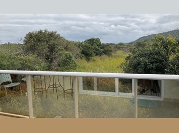 Roomgo BR - Suíte privada, Florianópolis - R$ 900 Por mês