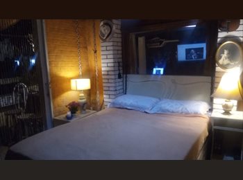 Roomgo BR - Alugo quarto de casal.Copacabana, Copacabana - R$ 1.790 Por mês