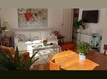 Roomgo BR - Quarto grande com janelão, Jardim Botânico - R$ 2.700 Por mês