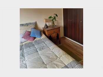 CompartoDepto CL - Arriendo pieza a pasos Plaza Egaña, Ñuñoa - CH$350.000 por mes