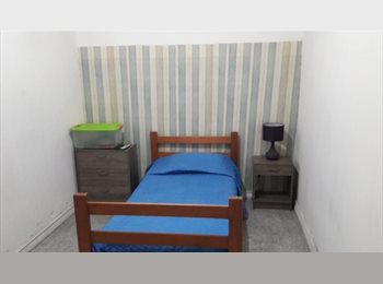 CompartoDepto CL - Se arriendan piezas en casona a pasos de metro universidad de chile, Santiago Centro - CH$250.000 por mes