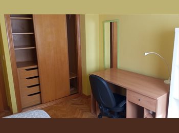 Roomgo ES - HABITACIÓN EN PISO DÚPLEX CON PATIO, Puente De Vallecas - 400 € por mes