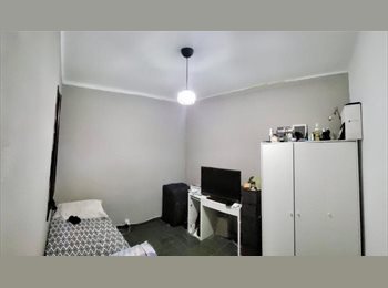 Roomgo ES - Habitación grande en piso grande, Eixample - 750 € por mes