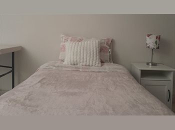 Roomgo MX - Solo mujeres profesionistas, cómoda y acogedora recamara, Zapopan - MX$5,300 por mes