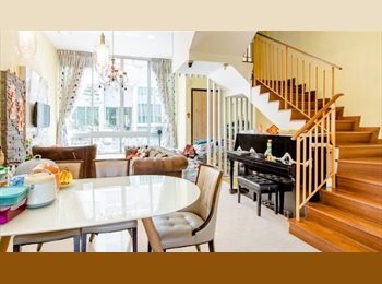 Roomgo SG - Walk to NUS and One North / SUSS & Ngee Ann Poly (10 mins direct bus)., Kent Ridge - $2,300 pm