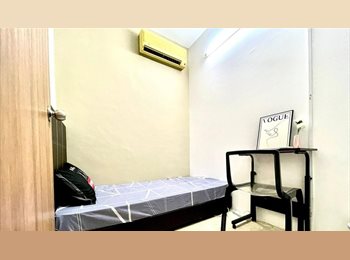 Roomgo SG - Florida Deluxe Bedroom #1, Hougang - $800 pm