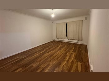 Roomgo UK - Spacious 2 double bedroom ground floor apartment with allocated residence parking to let in Surbiton, Tolworth - £1,700 pcm