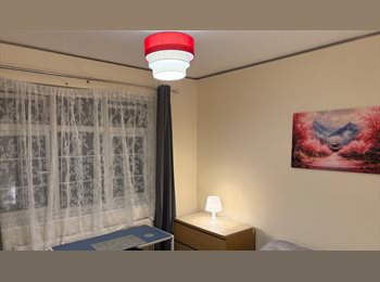Roomgo UK - Double room in a quiet, clean flat in Earlsfield, Earlsfield - £867 pcm