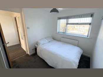 Roomgo UK - Double Bedroom - St Ives, Penzance - £615 pcm