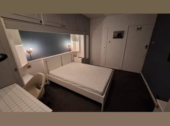 Roomgo UK - Double En-suite Room in Bearcross, Kinson - £650 pcm