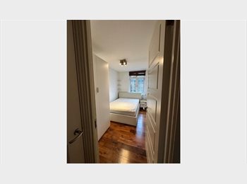 Roomgo UK - Room available in friendly house — Bowater Close, Clapham - £890 pcm