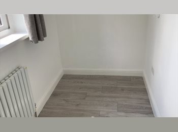 Roomgo UK - Single Room in newly renovated house, Fallowfield - £450 pcm