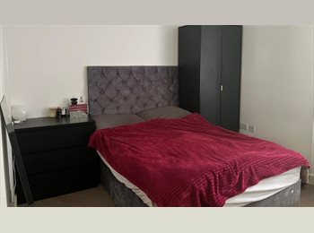 Roomgo UK - Double room in a modern 2 bedroom flat in Elephant and Castle, Elephant and Castle - £1,115 pcm