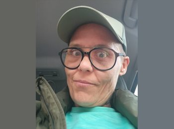 Roomgo UK - Alison - 41 - Bolton