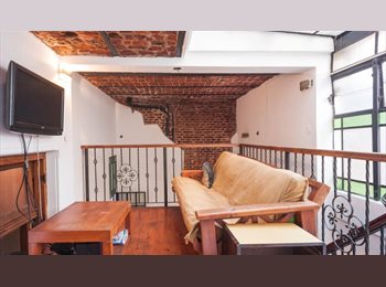 Roomgo AR - Zona Facultad de medicina / Universidad de Palermo   :  Habitacion Privada en una Casa Restaur, Buenos Aires - AR$ 360.000 pm